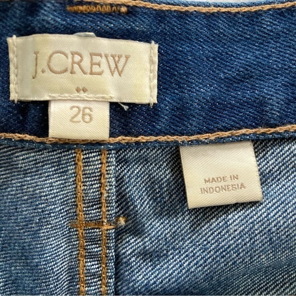 J. Crew blue distressed mid-rise jean denim shorts. Size 26 - Picture 4 of 6